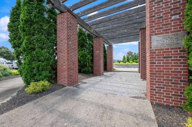 132 Daniel St, Pleasant View, TN 37146
