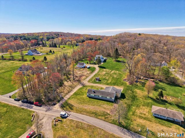 15 Wilton Road, Plymouth, CT 06782