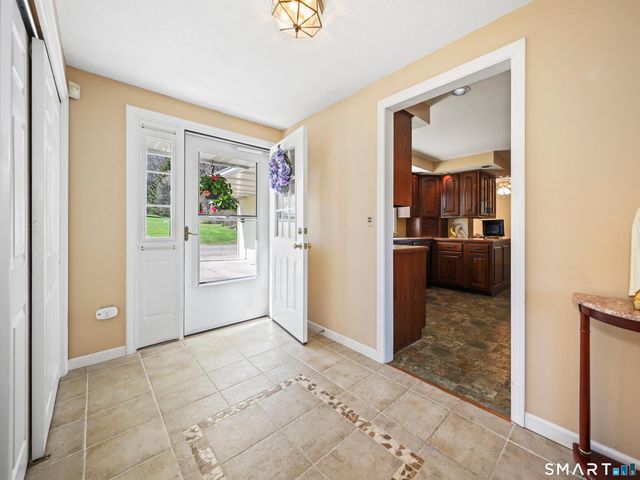 15 Wilton Road, Plymouth, CT 06782