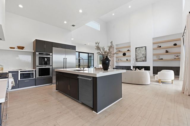 8400 Lakewood Ridge CV, Austin, TX 78738