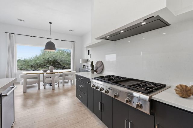 8400 Lakewood Ridge CV, Austin, TX 78738