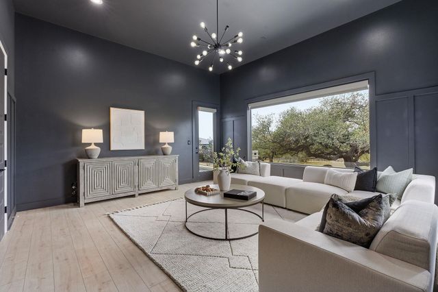 8400 Lakewood Ridge CV, Austin, TX 78738