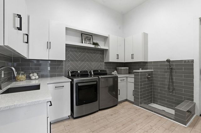 8400 Lakewood Ridge CV, Austin, TX 78738