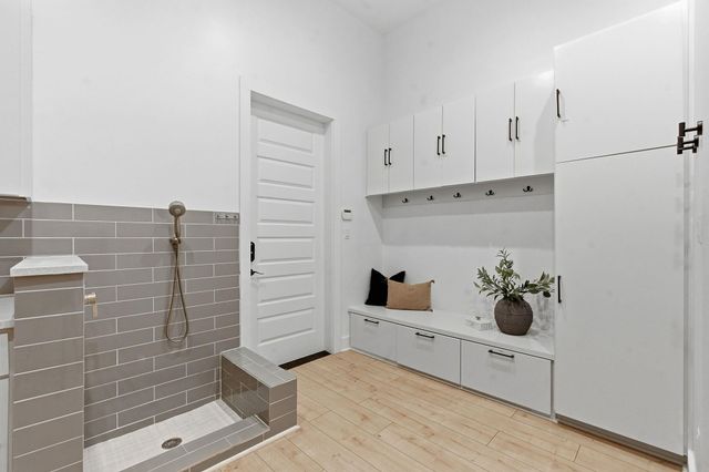 8400 Lakewood Ridge CV, Austin, TX 78738