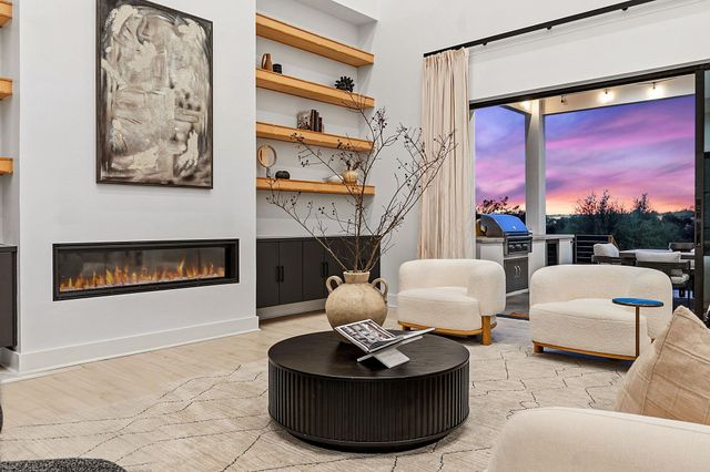 8400 Lakewood Ridge CV, Austin, TX 78738