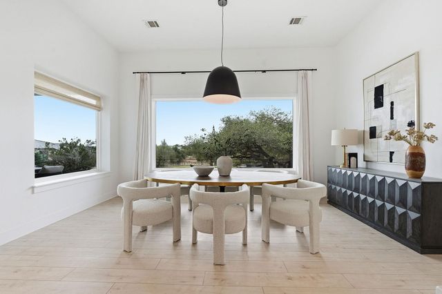 8400 Lakewood Ridge CV, Austin, TX 78738