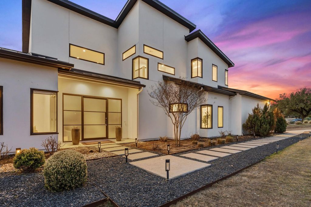 8400 Lakewood Ridge CV, Austin, TX 78738