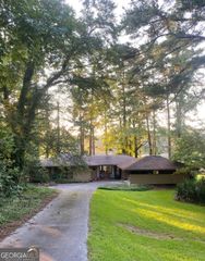 2586 Lake Capri Drive, Conyers, GA 30012