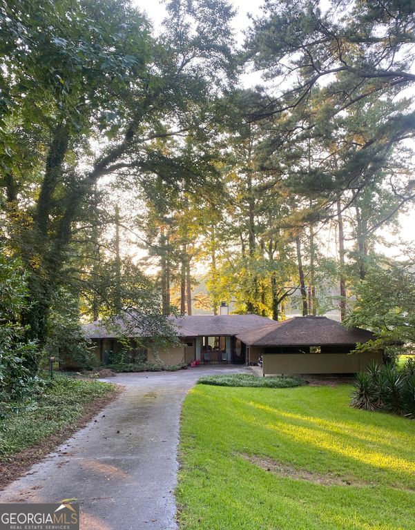 2586 Lake Capri Drive, Conyers, GA 30012