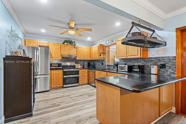 3127 NW 68th St, Fort Lauderdale, FL 33309