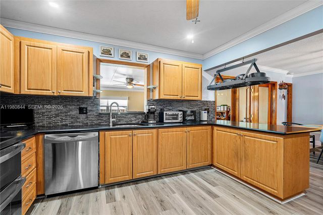 3127 NW 68th St, Fort Lauderdale, FL 33309