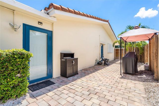 3127 NW 68th St, Fort Lauderdale, FL 33309