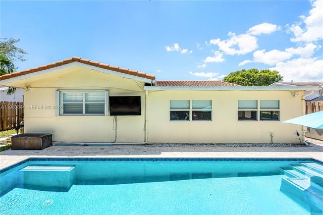 3127 NW 68th St, Fort Lauderdale, FL 33309