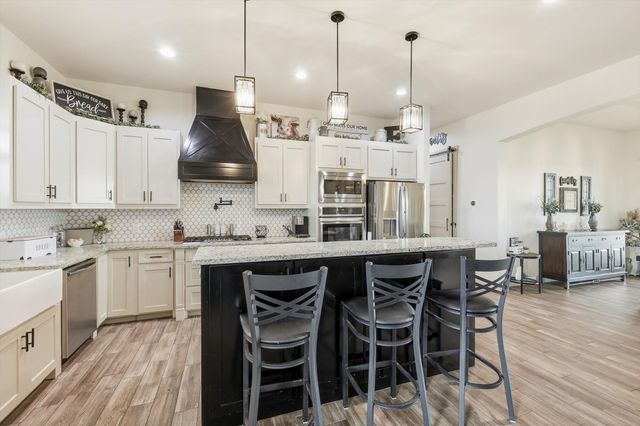 6020 Honeysuckle Road, Midlothian, TX 76065
