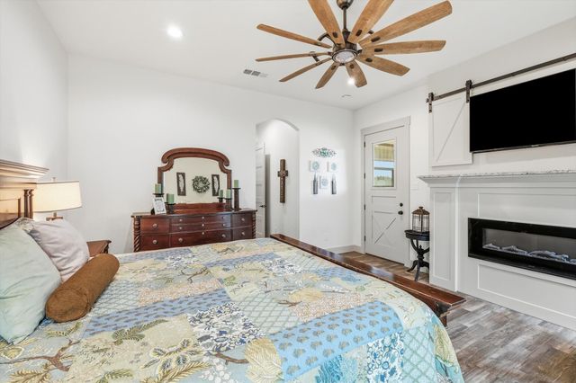 6020 Honeysuckle Road, Midlothian, TX 76065
