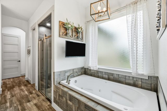 6020 Honeysuckle Road, Midlothian, TX 76065