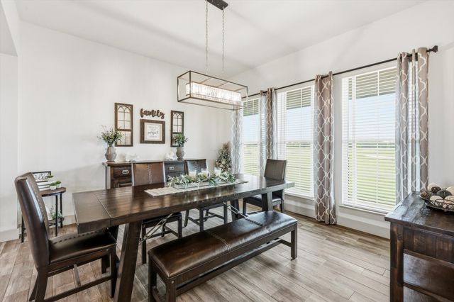 6020 Honeysuckle Road, Midlothian, TX 76065