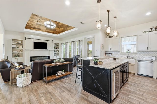 6020 Honeysuckle Road, Midlothian, TX 76065