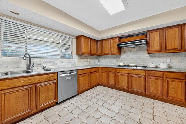1535 Beaconshire Road, Houston, TX 77077