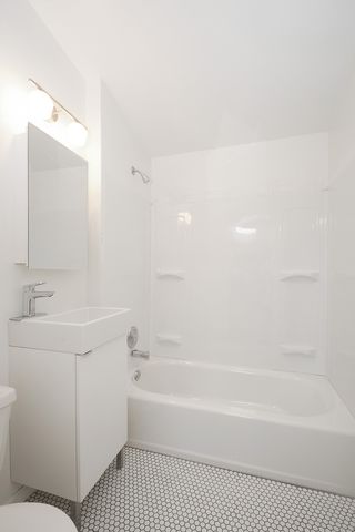 3243 N Western Avenue CH, Chicago, IL 60618