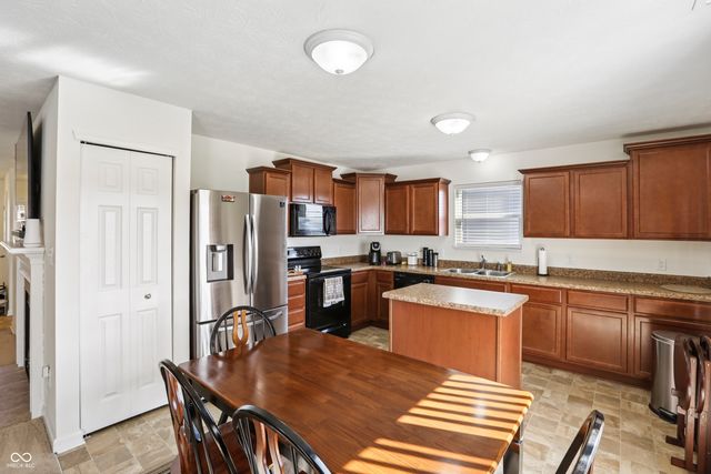 1732 Dogwood Lake Way, Indianapolis, IN 46239