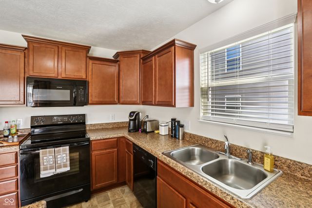 1732 Dogwood Lake Way, Indianapolis, IN 46239