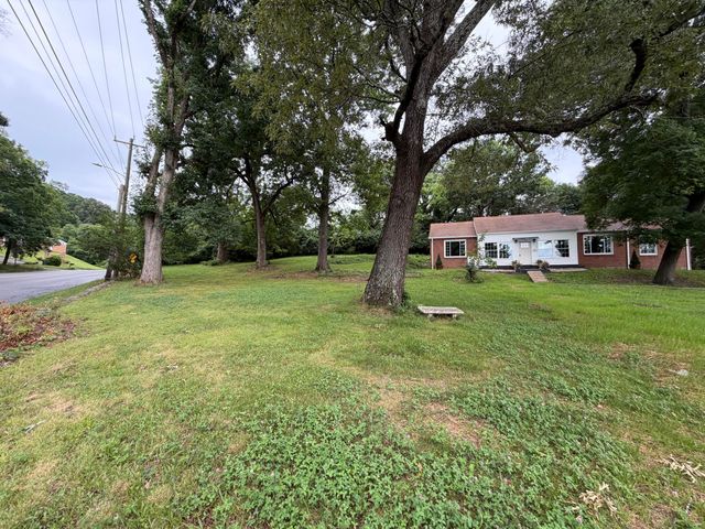1211 Glenwood Drive, Chattanooga, TN 37406
