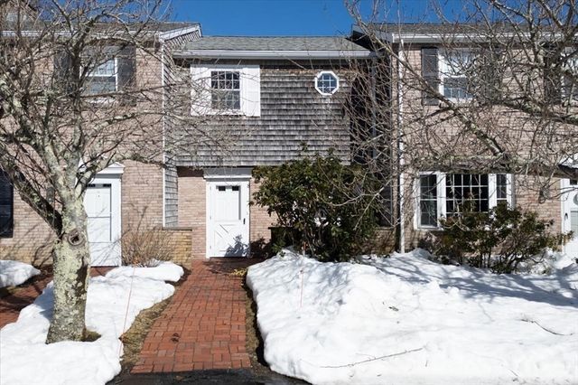 8 Captain Cook Ln 8, Barnstable, MA 02632