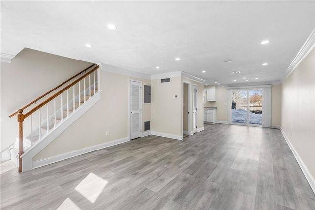 8 Captain Cook Ln 8, Barnstable, MA 02632