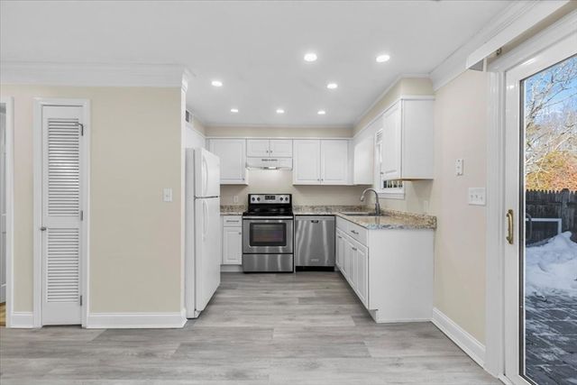 8 Captain Cook Ln 8, Barnstable, MA 02632