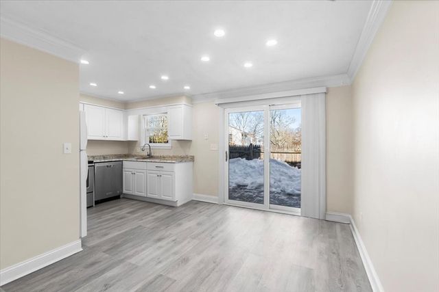 8 Captain Cook Ln 8, Barnstable, MA 02632