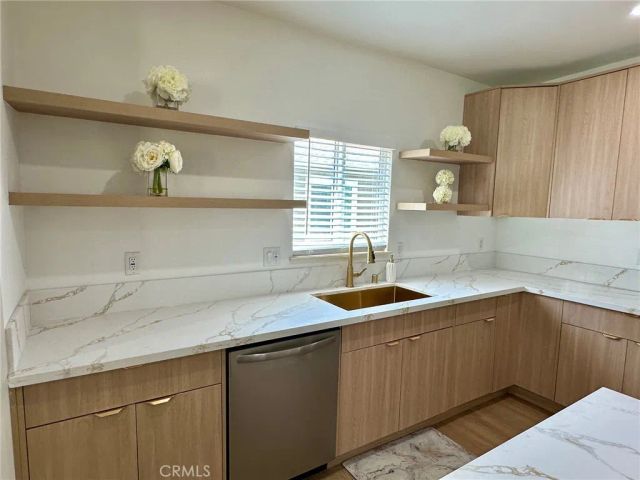 4207 S Van Ness Avenue, Los Angeles, CA 90062