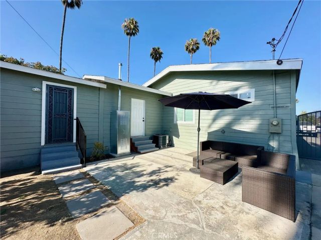 4207 S Van Ness Avenue, Los Angeles, CA 90062