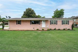 2120 Phoenix Avenue, Fort Smith, AR 72901