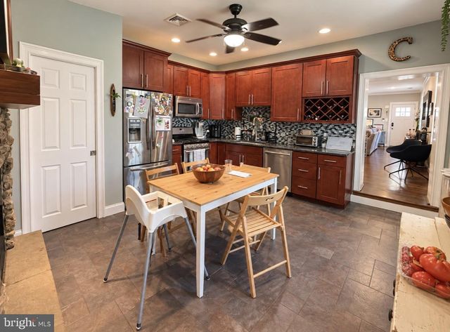 811 E HECTOR ST, Conshohocken, PA 19428