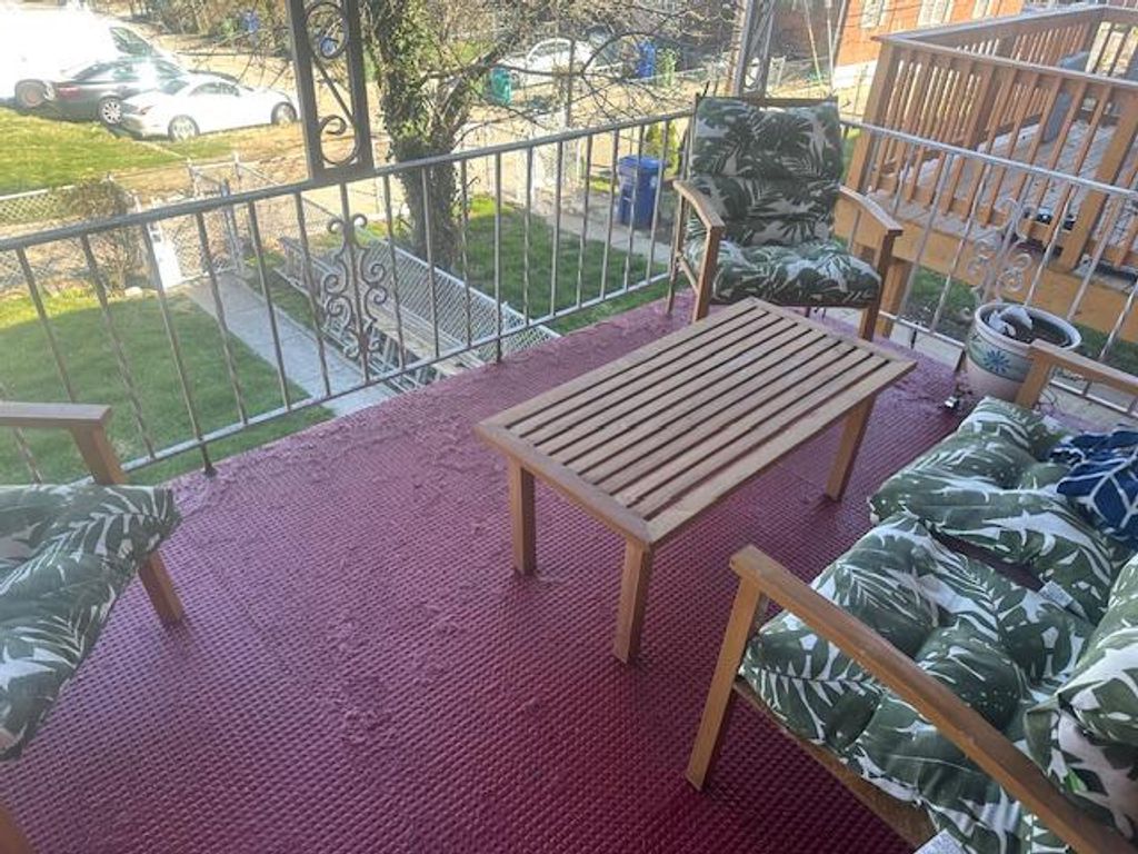 Image 11 of property listing at 1015 MOUNT HOLLY ST, Baltimore, MD 21229