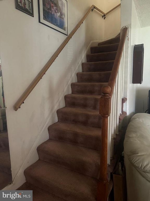 Image 3 of property listing at 1015 MOUNT HOLLY ST, Baltimore, MD 21229