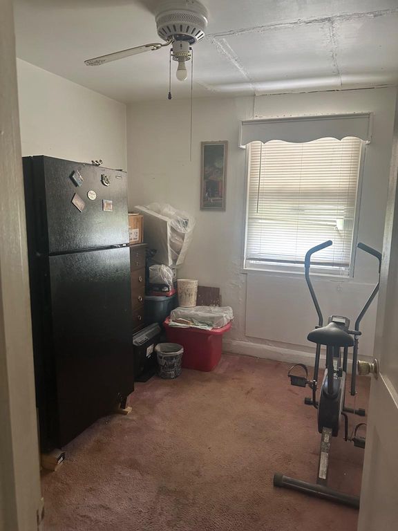 Image 8 of property listing at 1015 MOUNT HOLLY ST, Baltimore, MD 21229