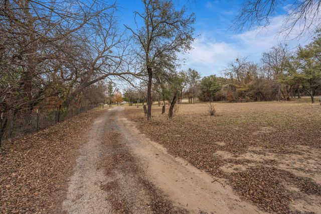 345 Karbo Lane, Weatherford, TX 76085