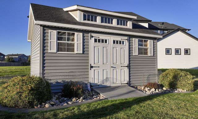 3767 Bell Boulevard E, West Fargo, ND 58078