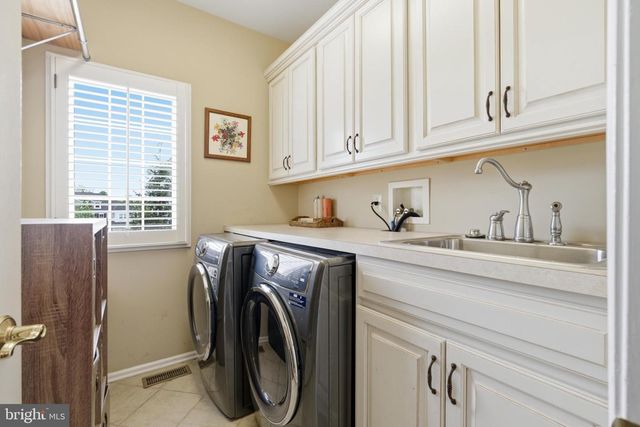 10 RIDERS RUN, Newtown Square, PA 19073