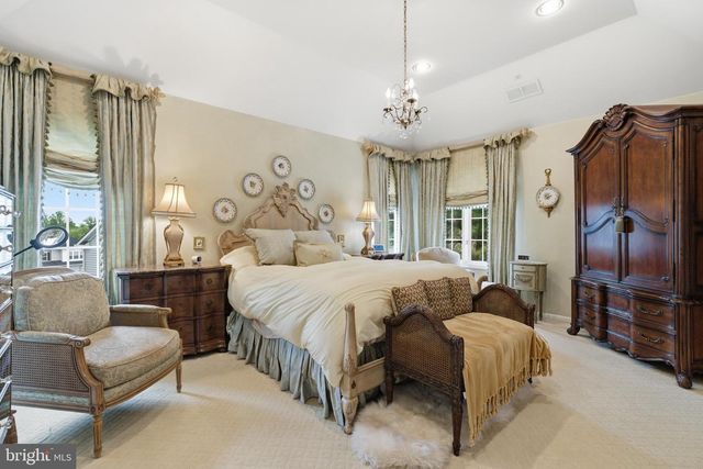10 RIDERS RUN, Newtown Square, PA 19073