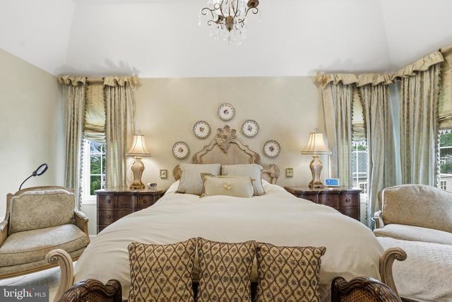 10 RIDERS RUN, Newtown Square, PA 19073