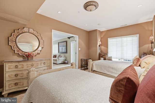 10 RIDERS RUN, Newtown Square, PA 19073