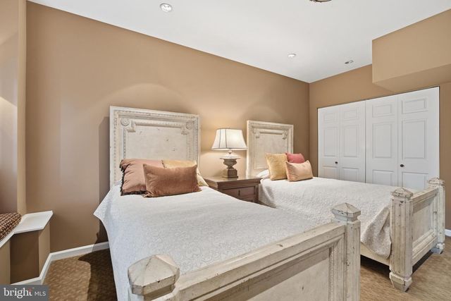 10 RIDERS RUN, Newtown Square, PA 19073