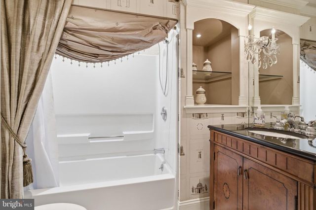 10 RIDERS RUN, Newtown Square, PA 19073