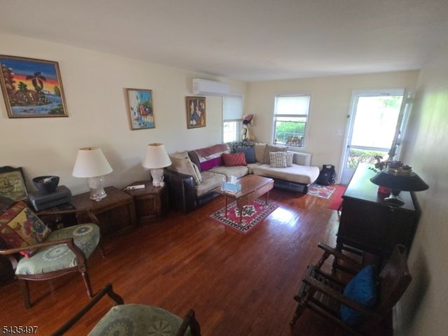152 Boyden Ave 152B, Maplewood Twp., NJ 07040