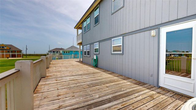 816 Pinata Drive, Crystal Beach, TX 77650