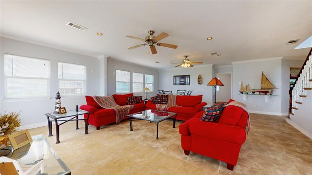 816 Pinata Drive, Crystal Beach, TX 77650