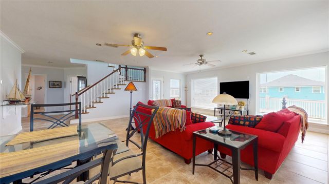 816 Pinata Drive, Crystal Beach, TX 77650